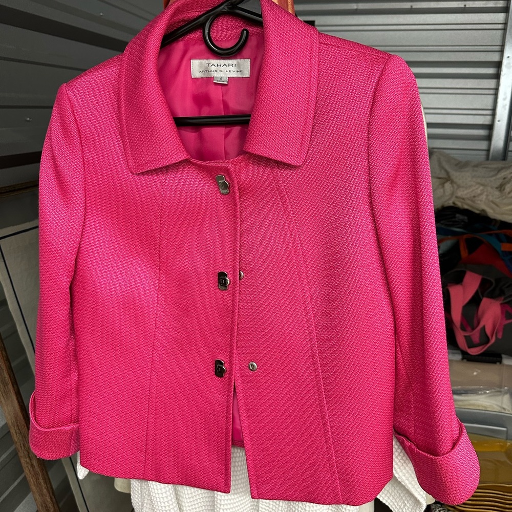 Tahari ..  pink jacket size 4